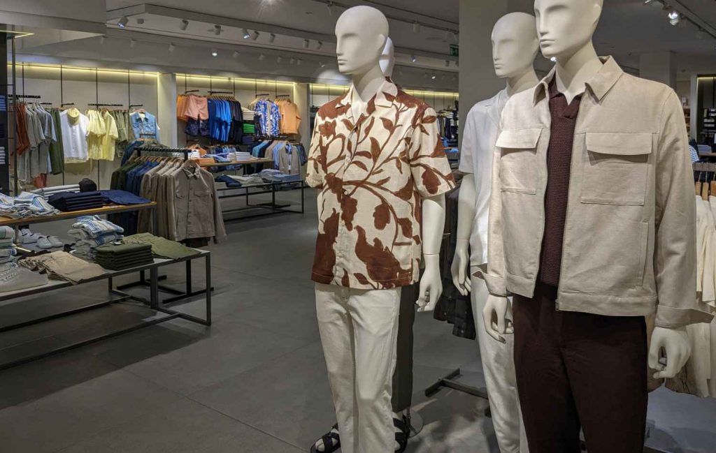 חנות מותגים